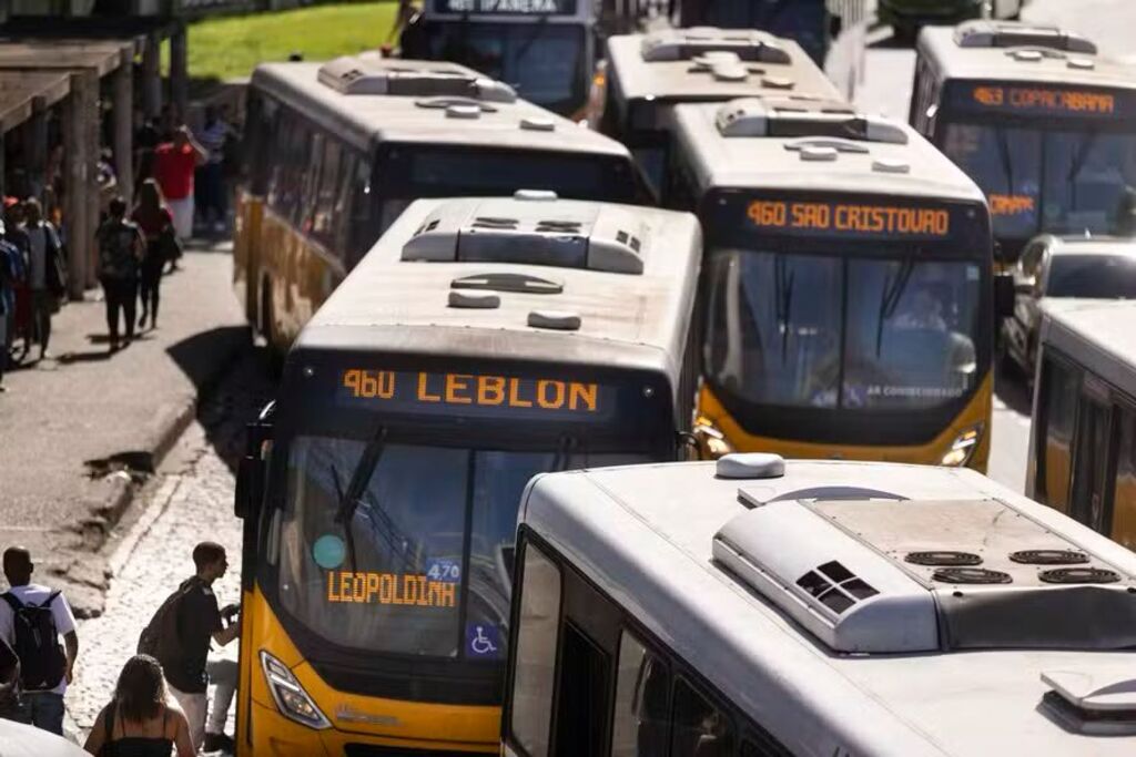 Motoristas de ônibus do Rio podem entrar em greve a partir de segunda-feira (29)