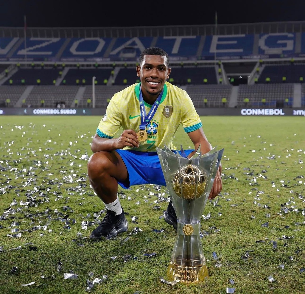 Da Favela para o Mundo: Rayan, cria da Barreira, realiza sonho e é convocado para a Copa de 2026